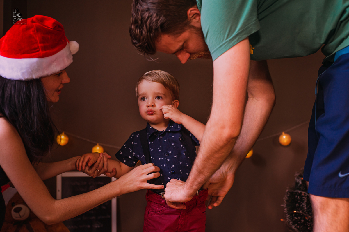 ensaio natal; ensaio infantil; cenário de natal; ensaio em casa; ensaio em rolante; ensaio de família; ensaio natalino.