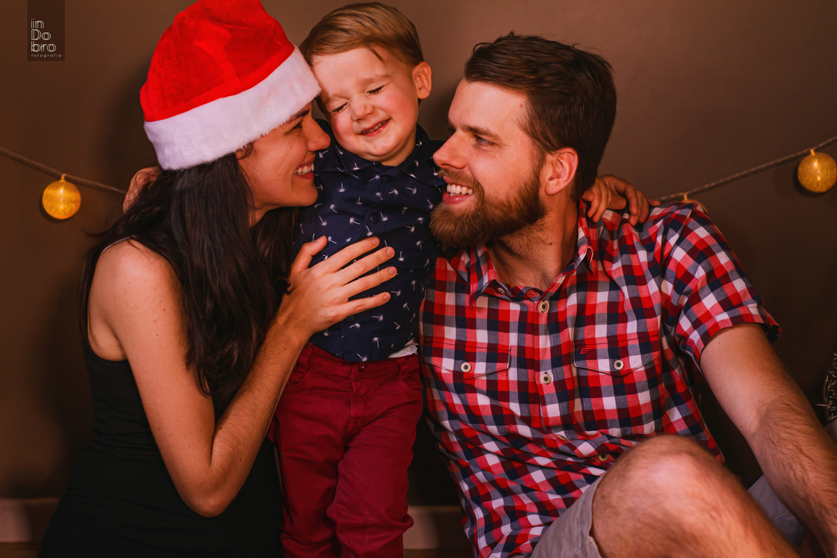 ensaio natal; ensaio infantil; cenário de natal; ensaio em casa; ensaio em rolante; ensaio de família; ensaio natalino.