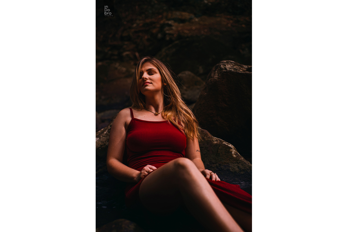 ensaio femino; ensaio de mulher; ensaio externo; ensaio na natureza; ensaio em Rolante RS; cachoeira Rolante RS; Fazenda Wolff.