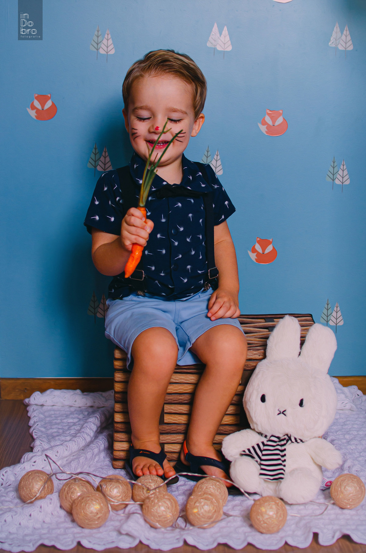 Ensaio de Páscoa; ensaio infantil; ensaio em casa; ensaio em Dois Irmãos; ensaio coelho; coelho da Páscoa; ensaio menino.