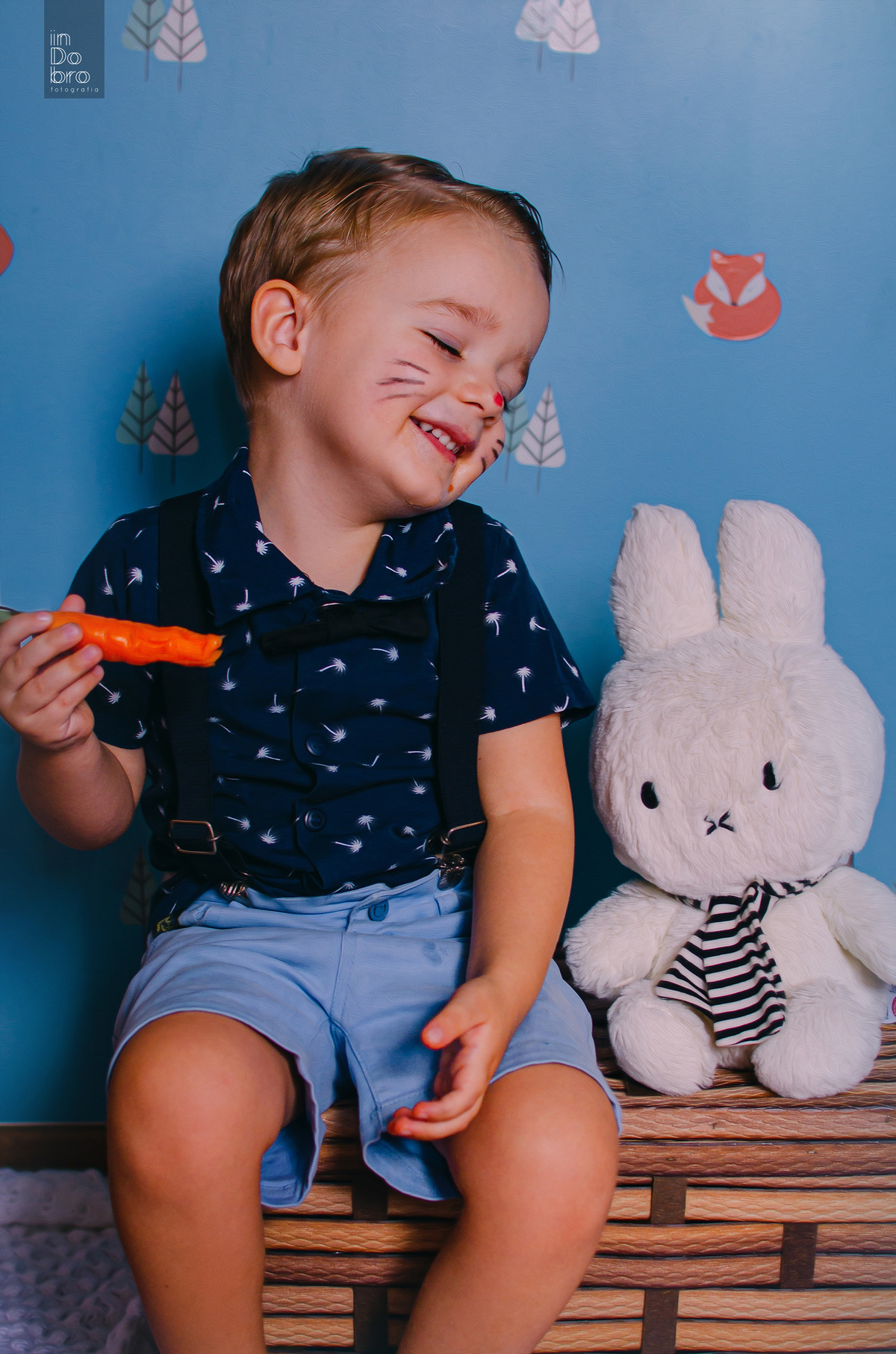 Ensaio de Páscoa; ensaio infantil; ensaio em casa; ensaio em Dois Irmãos; ensaio coelho; coelho da Páscoa; ensaio menino.