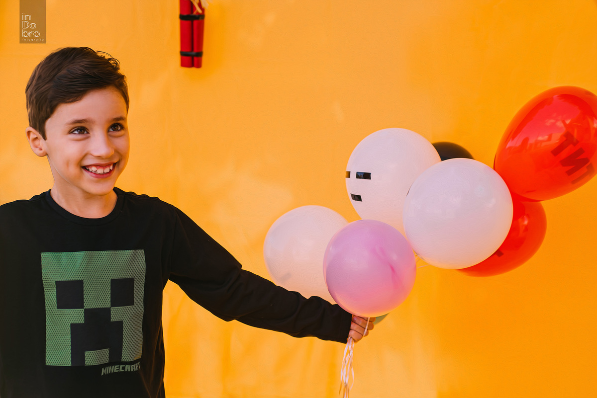 ensaio infantil; ensaio criança; oito anos; ensaio oito anos; aniversário oito anos; ensaio ar livre; em casa; retrato infantil