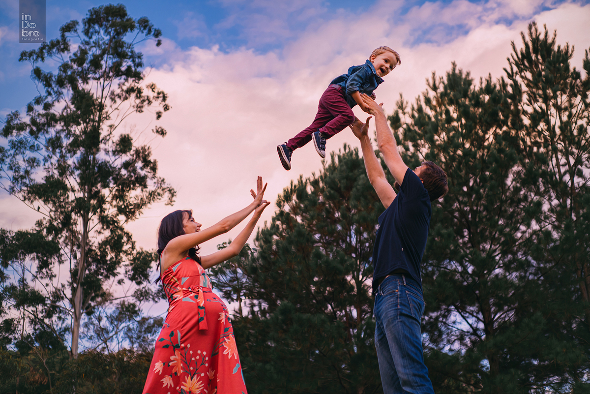 ensaio gestante; ensaio externo; ensaio ar livre; ensaio natureza; 8 meses; liam; grávida; rolante; rs; ensaio família; ensaio infantil