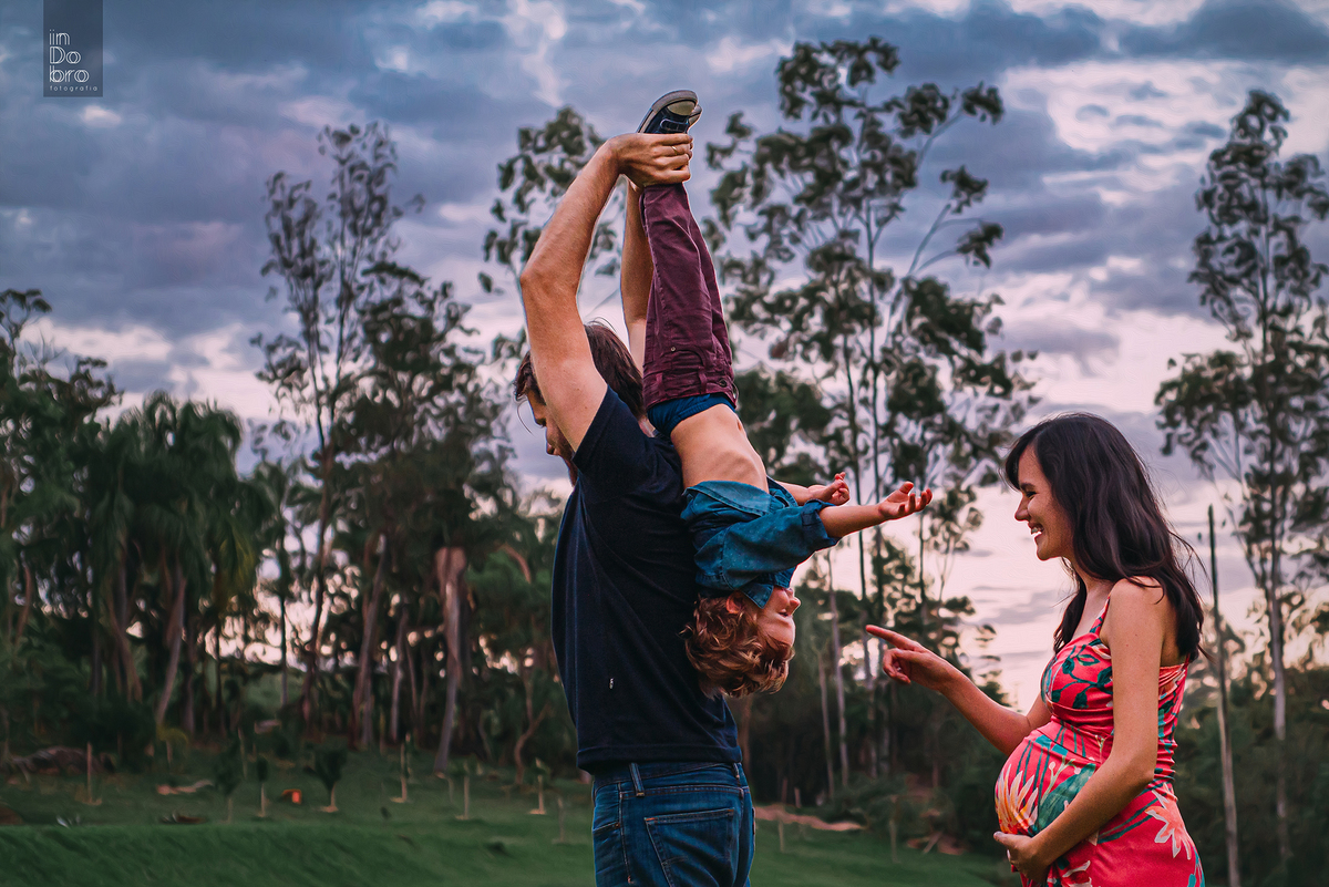ensaio gestante; ensaio externo; ensaio ar livre; ensaio natureza; 8 meses; liam; grávida; rolante; rs; ensaio família; ensaio infantil