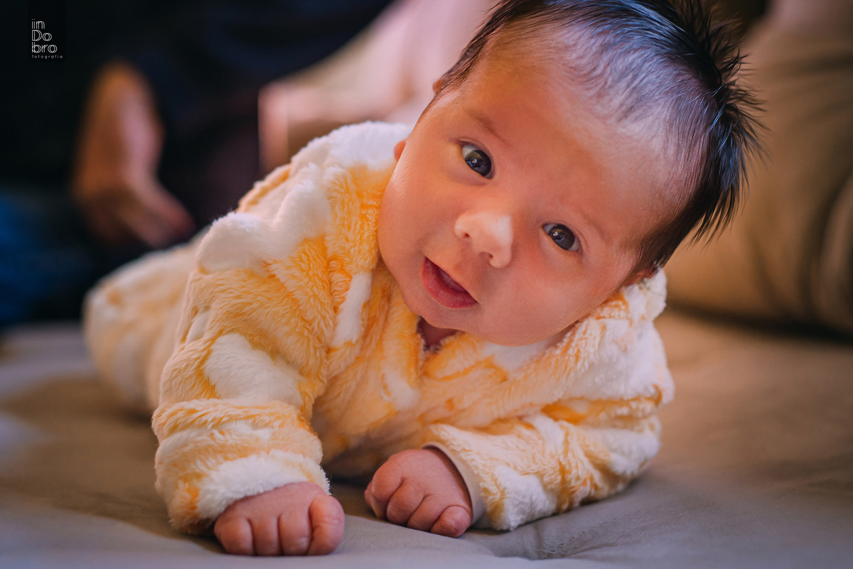 newborn; primeiros dias; ensaio infantil; ensaio família; acompanhamento mensal; dois irmãos; rs; ensaio em casa