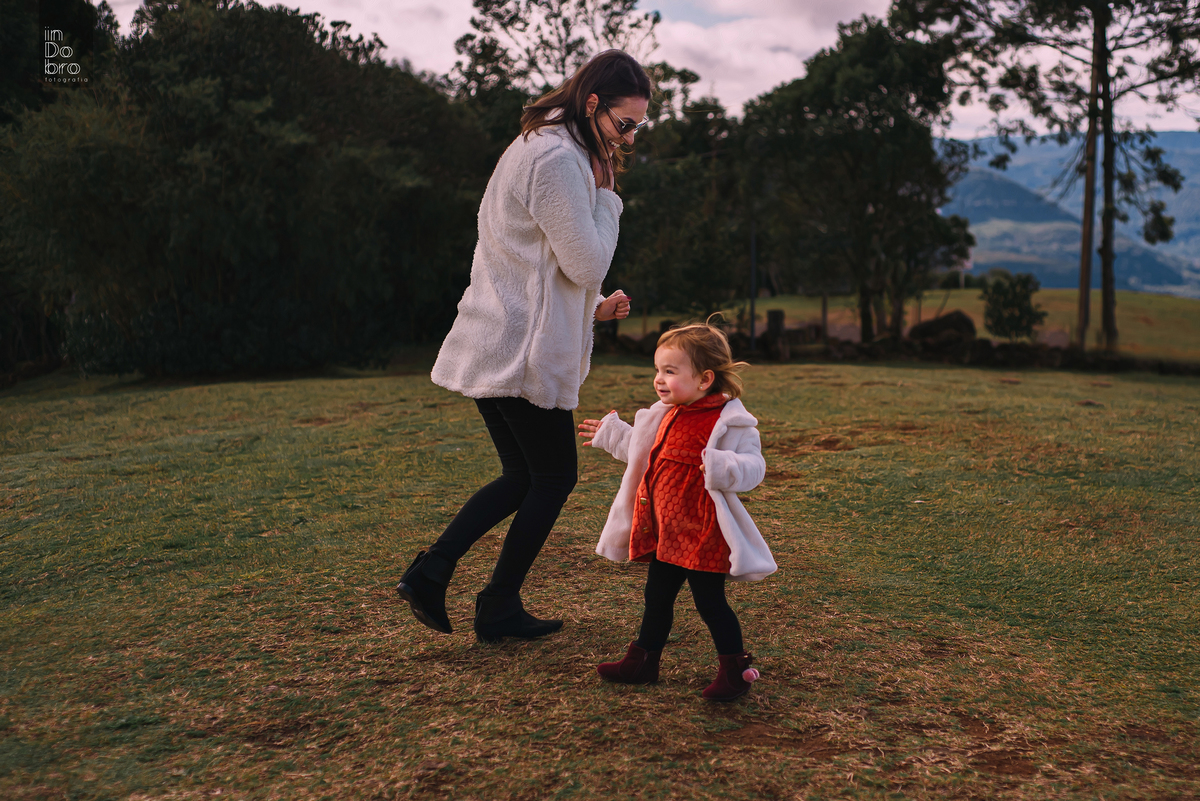 ensaio infantil; acompanhamento mensal; morro grande; rolante; rs; ensaio família; ensaio externo; ensaio natureza.