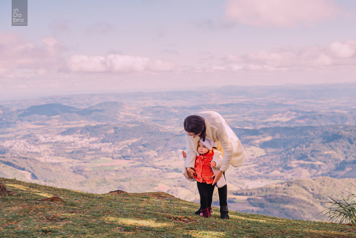 ensaio infantil; acompanhamento mensal; morro grande; rolante; rs; ensaio família; ensaio externo; ensaio natureza.