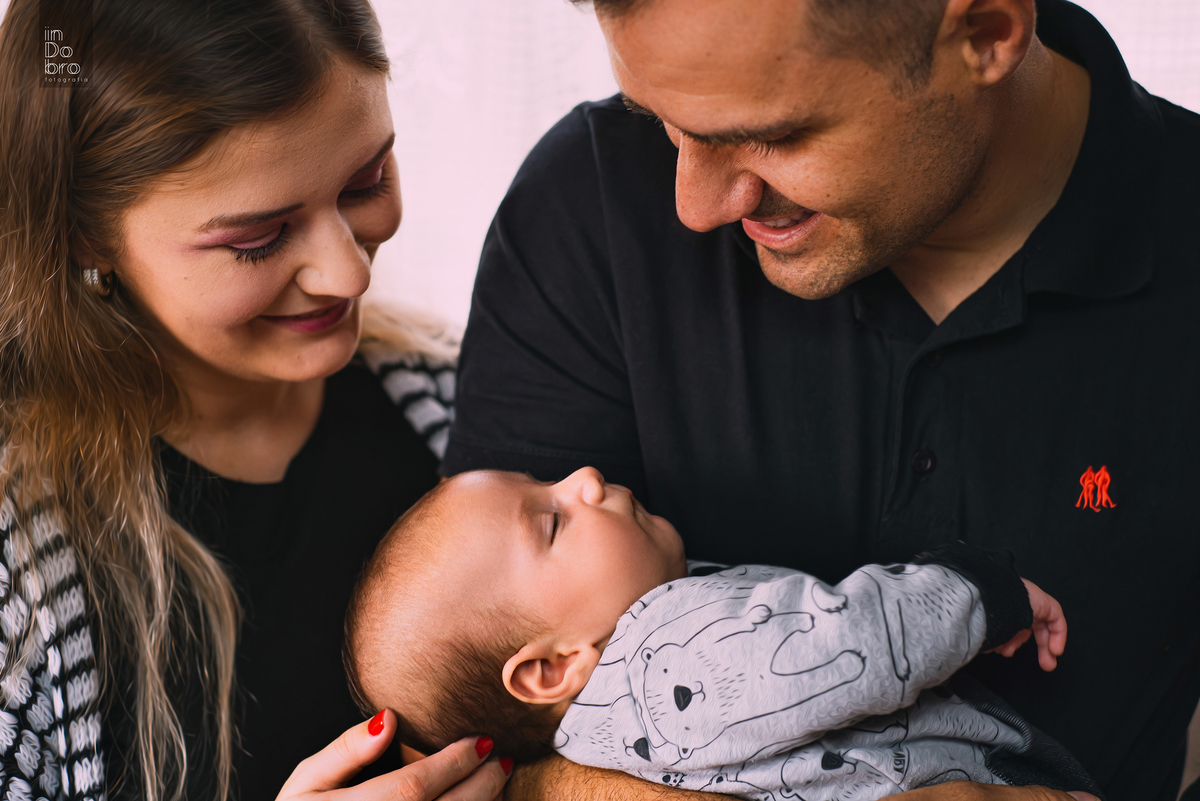 ensaio bebê; acompanhamento mensal; acompanhamento infantil; ensaio infantil; 2 meses; ensaio em casa; nova santa rita; rs; ensaio família.