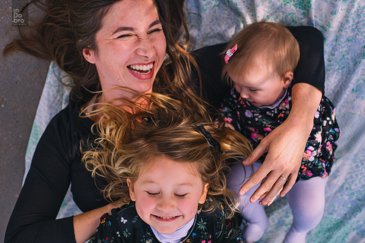 ensaio infantil. ensaio família; ensaio em casa; acompanhamento infantil; sapiranga;rs.