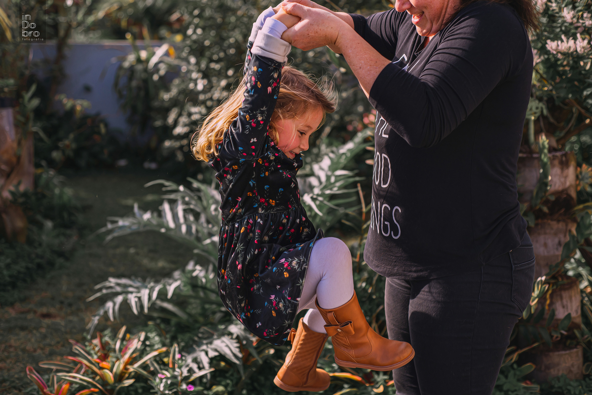 ensaio infantil. ensaio família; ensaio em casa; acompanhamento infantil; sapiranga;rs.