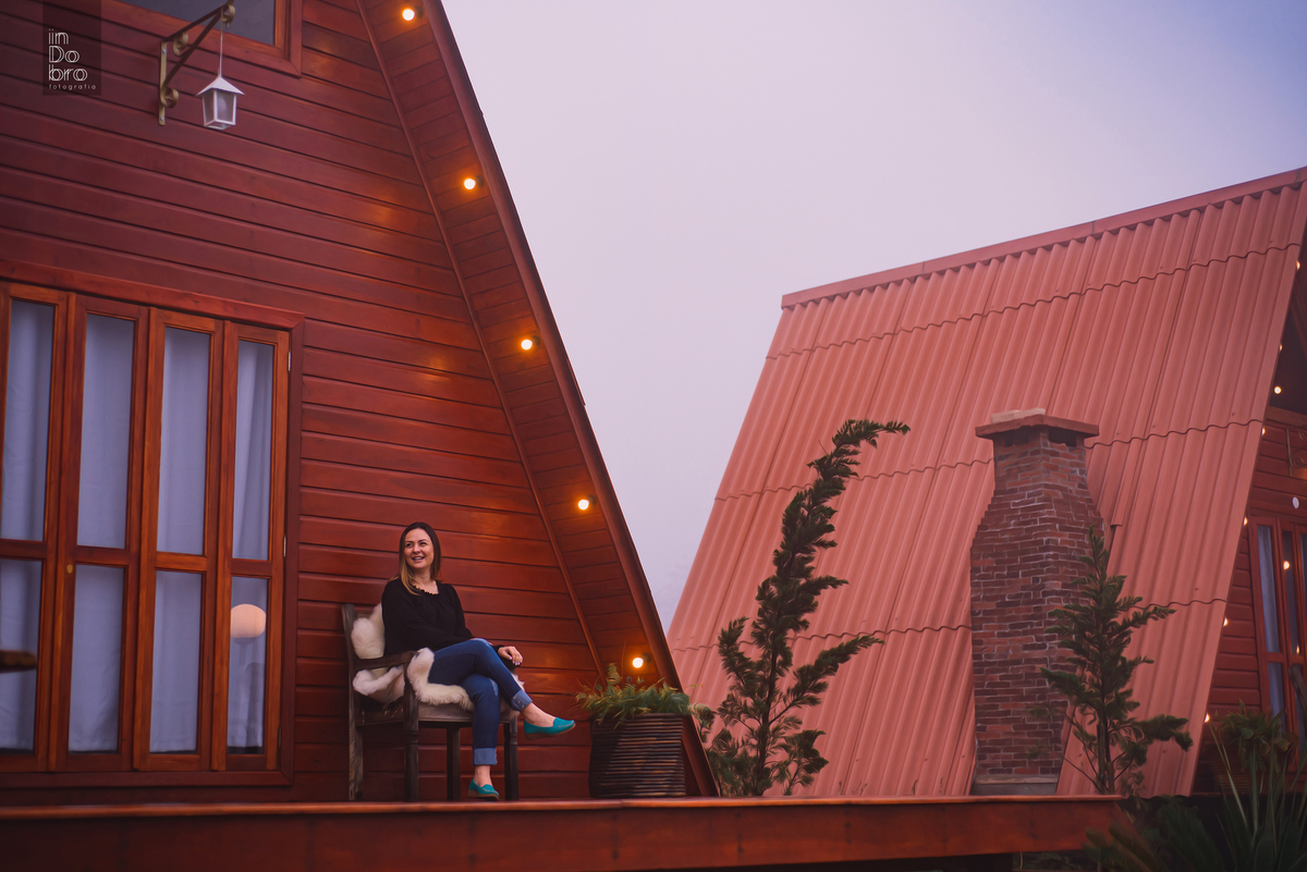 ensaio pessoal; ensaio feminino; ensaio mulher; ensaio em Gramado; rs; vila gramado; ensaio cabana; ensaio externo; ensaio ar livre.