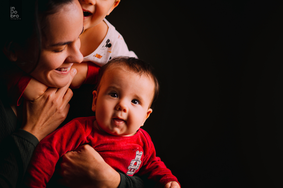 ensaio infantil; ensaio bebê; acompanhamento bebê; acompanhamento mensal; liam; 4 meses; ensaio em casa; ensaio em dois irmãos; rs.