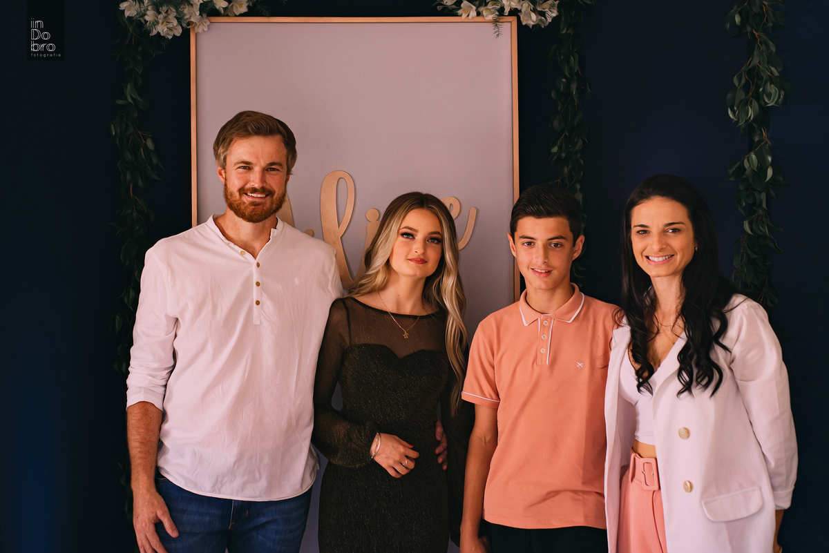 alice; 15 anos; ensaio 15 anos; aniversário 15 anos; ensaio em rolante; rs; ensaio pessoal; ensaio feminino; ensaio em casa.