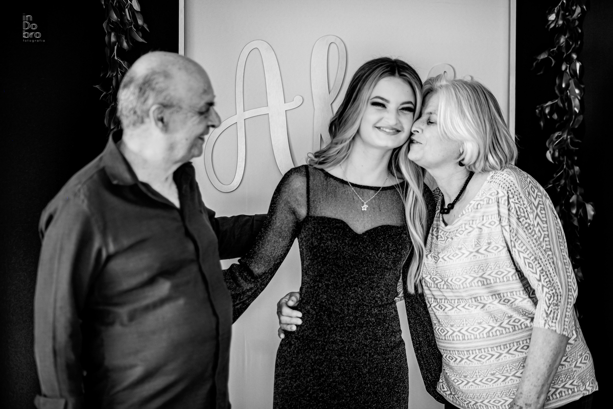 alice; 15 anos; ensaio 15 anos; aniversário 15 anos; ensaio em rolante; rs; ensaio pessoal; ensaio feminino; ensaio em casa.