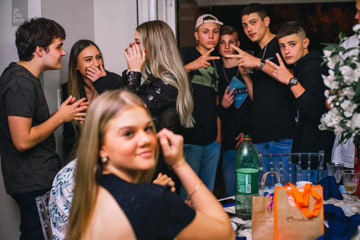 alice; 15 anos; ensaio 15 anos; aniversário 15 anos; ensaio em rolante; rs; ensaio pessoal; ensaio feminino; ensaio em casa.