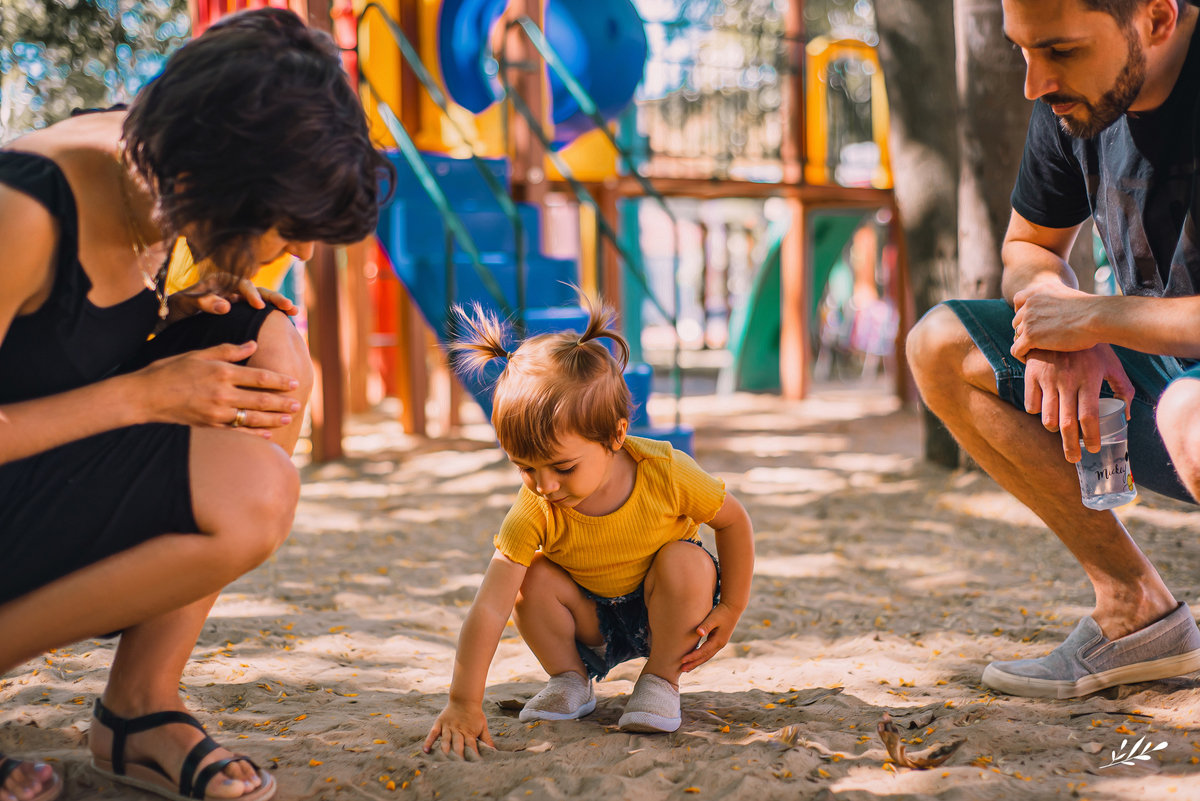 ensaio família; ensaio infantil; 1 ano; ensaio em rolante; pracinha; praça matriz de rolante.
