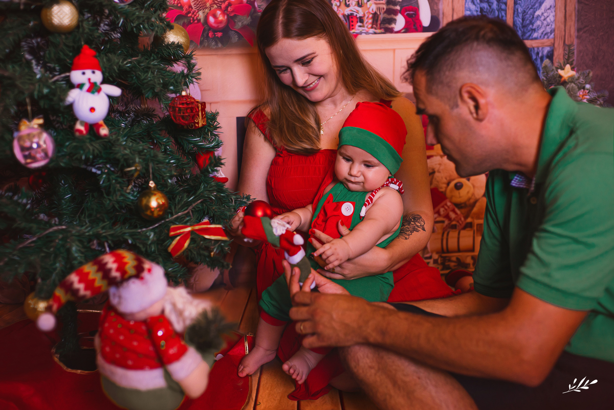 acompanhamento mensal; acompanhamento infantil; ensaio de natal; ensaio em casa; ensaio bebê; benício; 6 meses; seis meses; ensaio família; ensaio criança; ensaio em nova santa rita; rs.