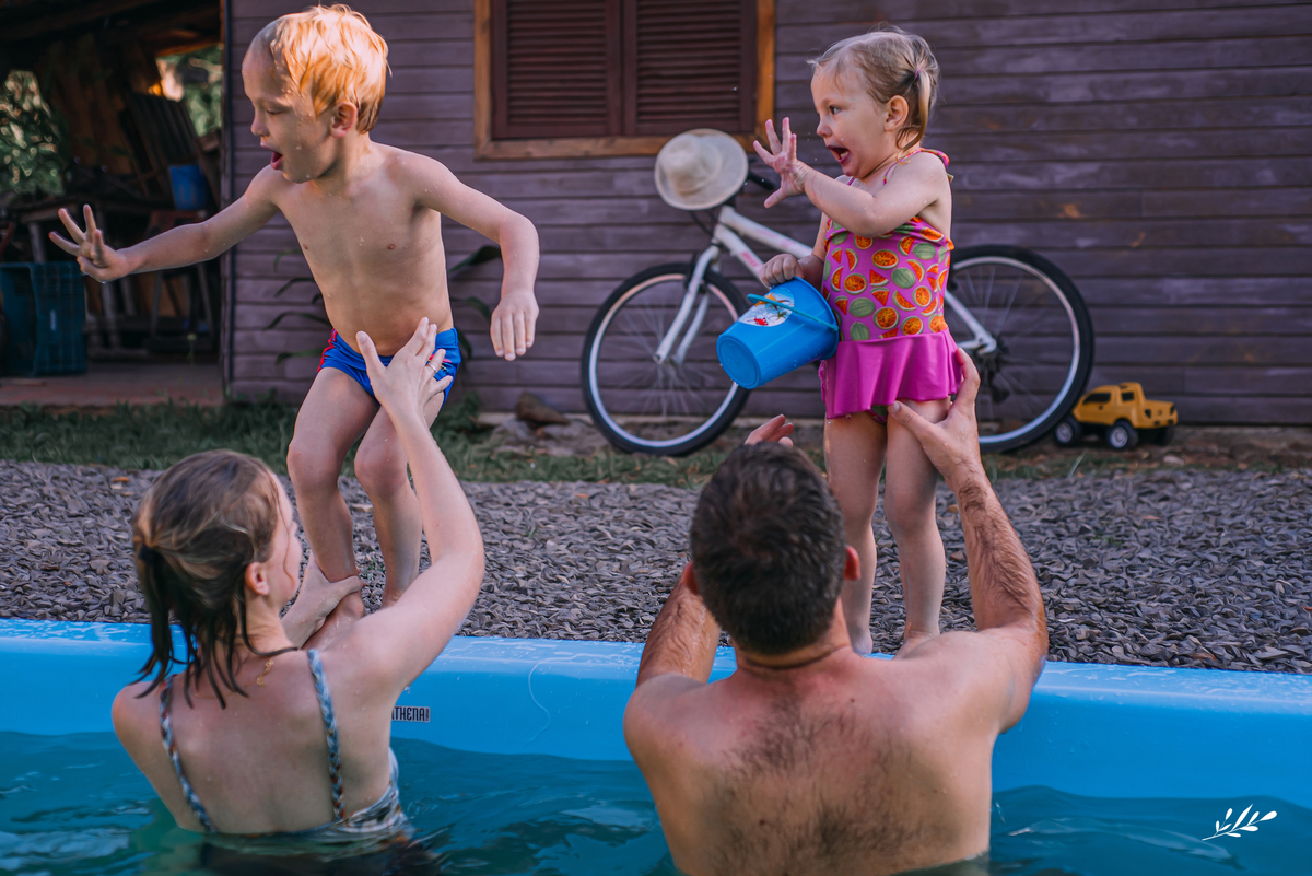 ensaio família; ensaio infantil; ensaio 2 aninhos; ensaio em casa; ensaio interior; ensaio externo; ensaio criança; ensaio em três coroas; rs.