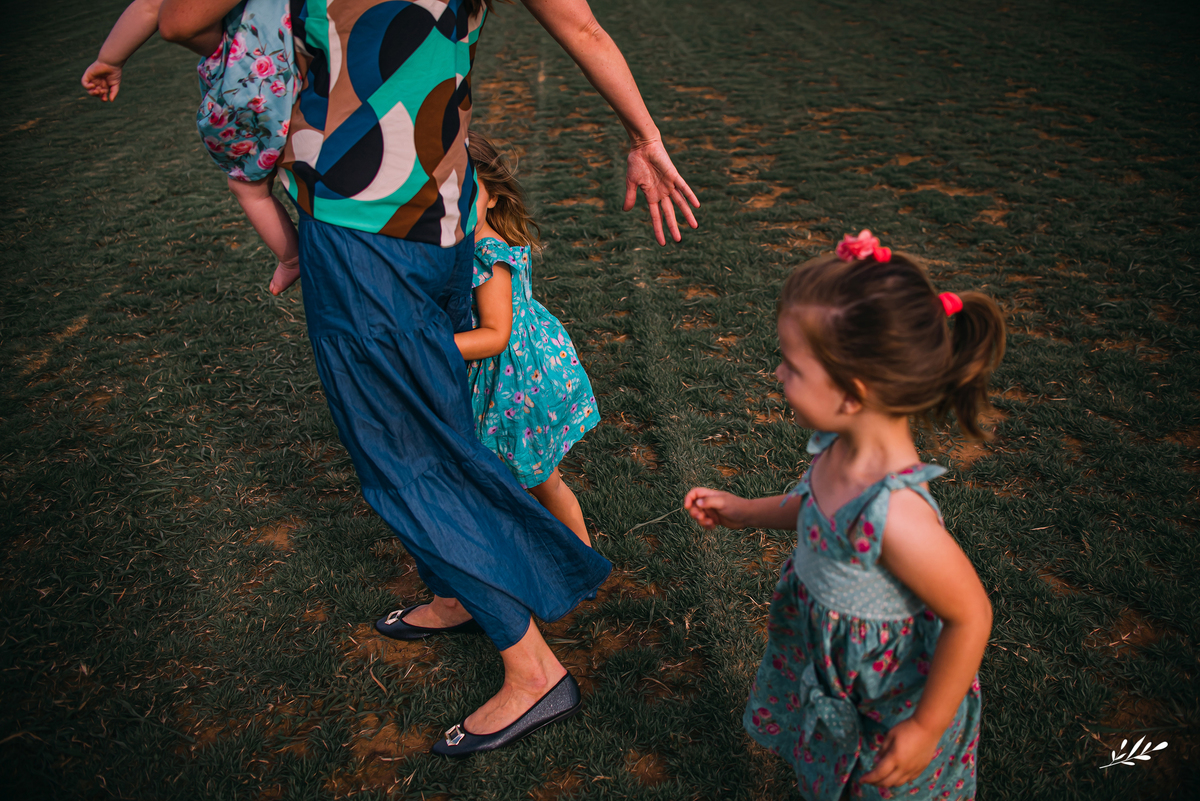 ensaio família; ensaio interior; ensaio em casa; ensaio infantil; ensaio ar livre; ensaio externo; ensaio em rolante; rs.