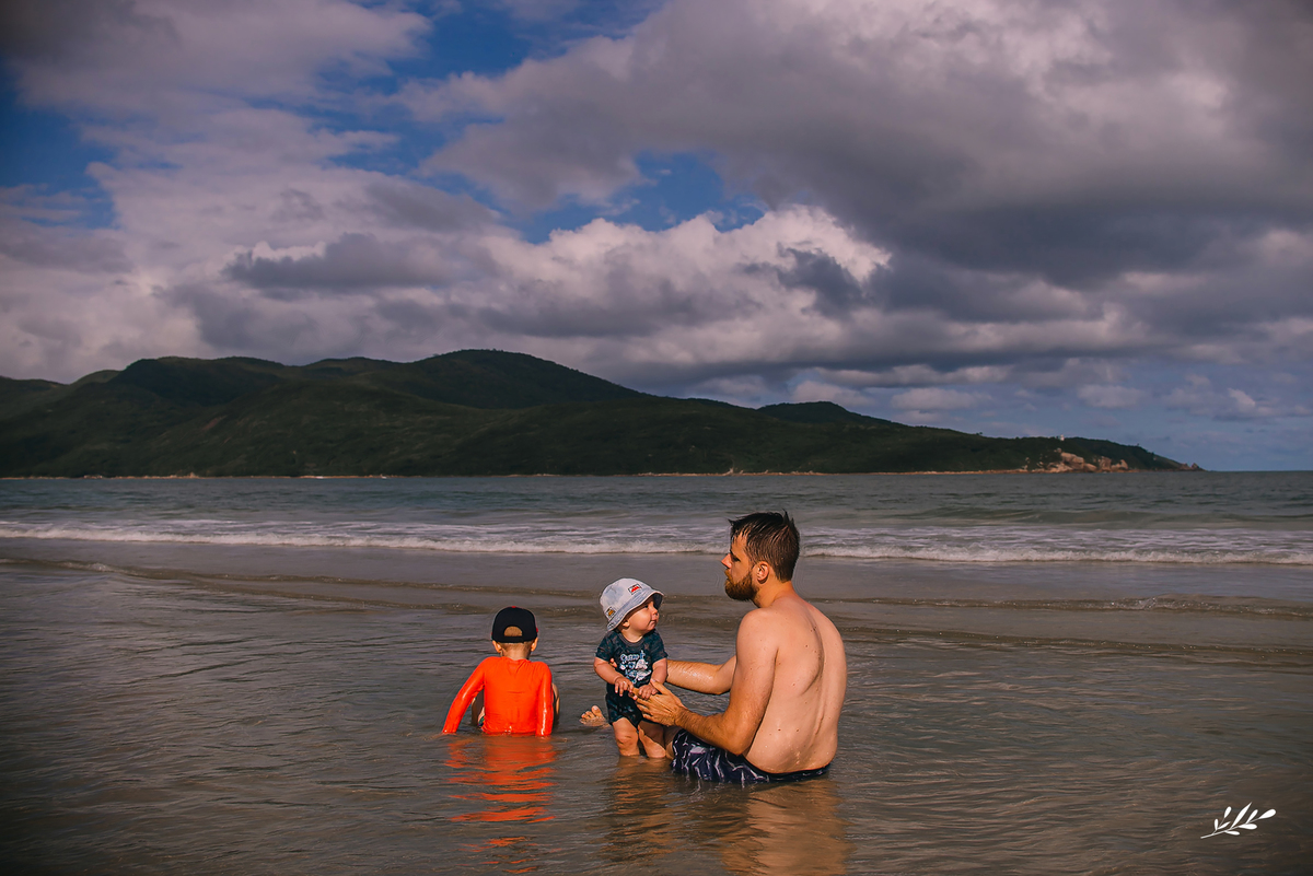 ensaio infantil; acompanhamento mensal; acompanhamento infantil; acompanhamento bebê; ensaio bebê; ensaio de 8 meses; liam; ensaio praia do sonho; palhoça; sc; ensaio família; ensaio na praia.