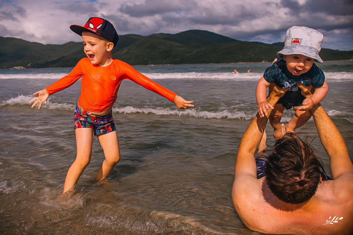 ensaio infantil; acompanhamento mensal; acompanhamento infantil; acompanhamento bebê; ensaio bebê; ensaio de 8 meses; liam; ensaio praia do sonho; palhoça; sc; ensaio família; ensaio na praia.