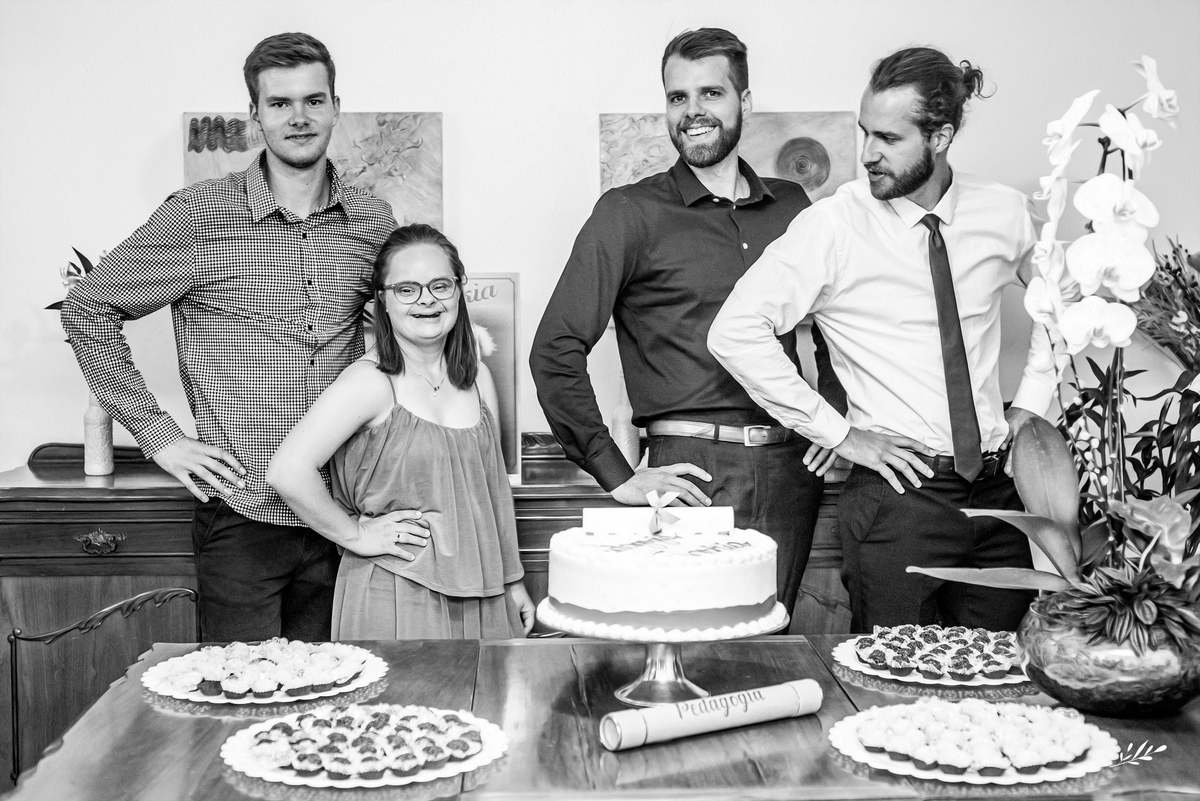 formatura; formatura pedagogia; formanda síndrome de down; ISEI; instituto superior de educação Ivoti. 