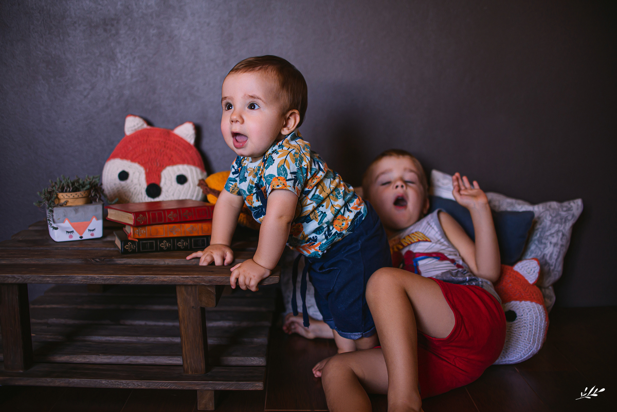 ensaio infantil; ensaio bebê; acompanhamento mensal; acompanhamento mensal do bebê; ensaio em casa; ensaio 9 meses; ensaio irmãos.