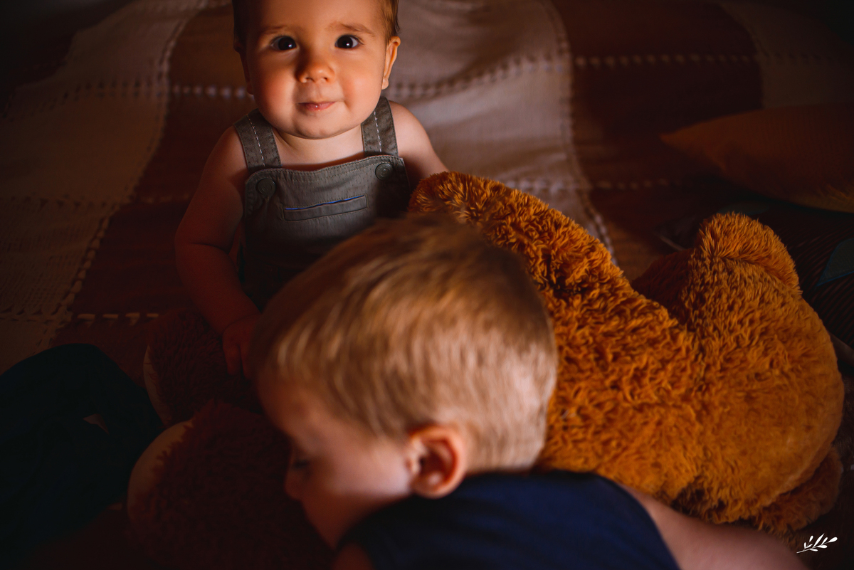 ensaio infantil; ensaio bebê; acompanhamento mensal; acompanhamento mensal do bebê; ensaio em casa; ensaio 9 meses; ensaio irmãos.