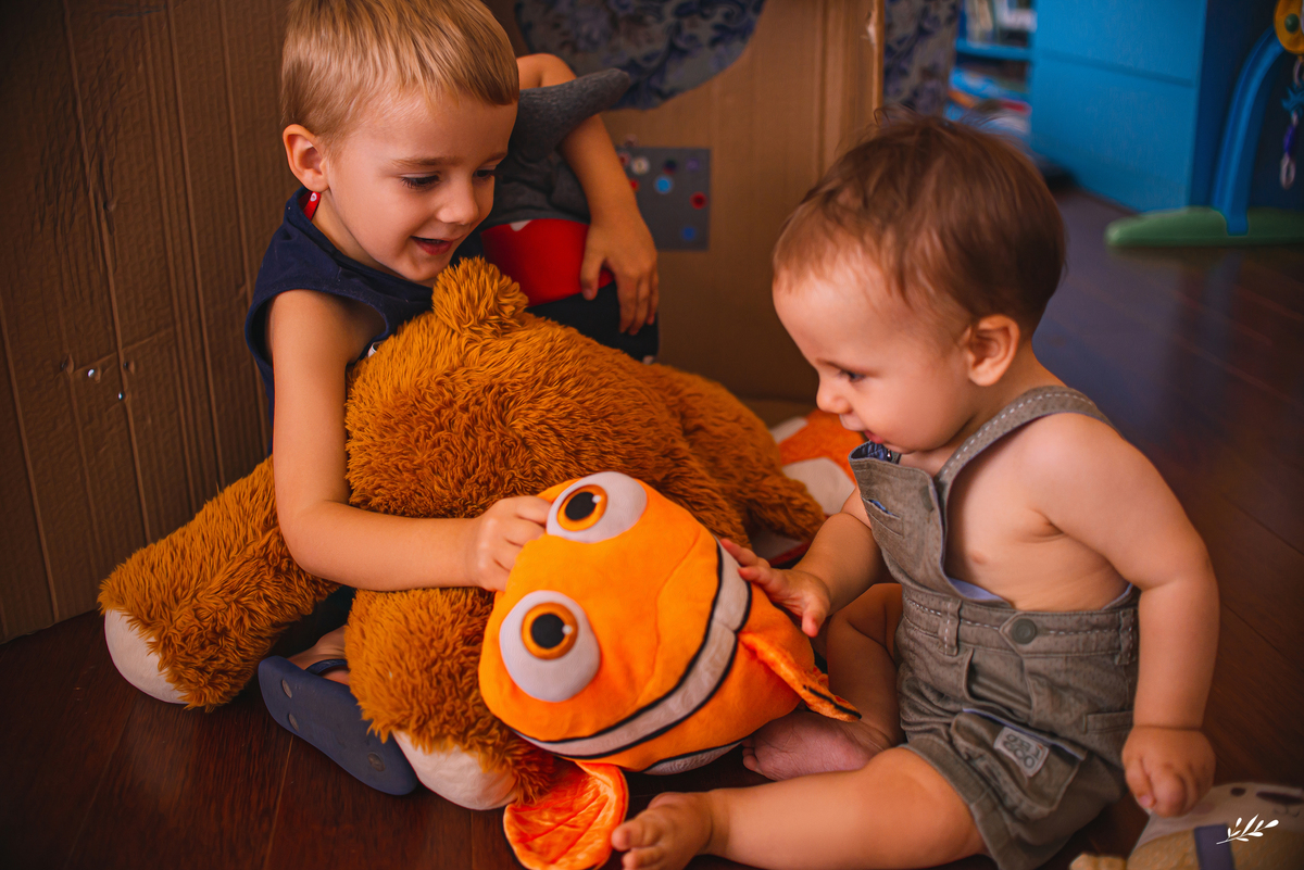 ensaio infantil; ensaio bebê; acompanhamento mensal; acompanhamento mensal do bebê; ensaio em casa; ensaio 9 meses; ensaio irmãos.