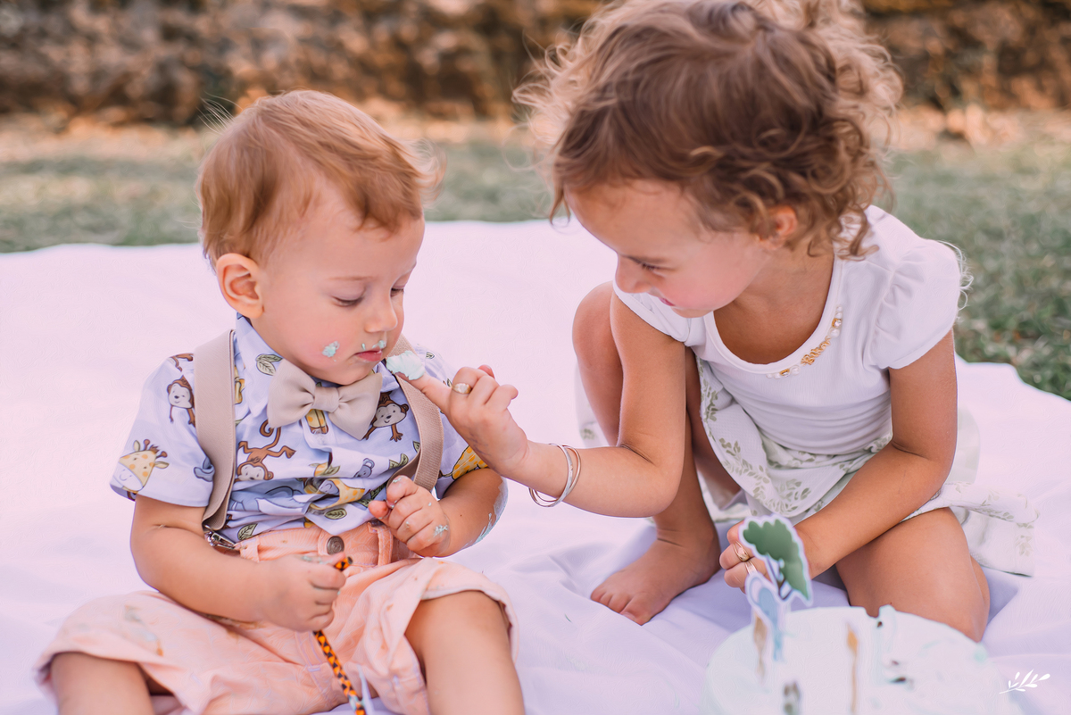 Ensaio infantil; ensaio em casa; ensaio criança; smash the cake; ensaio um ano; ensaio um aninho; festa na selva; ensaio de família.