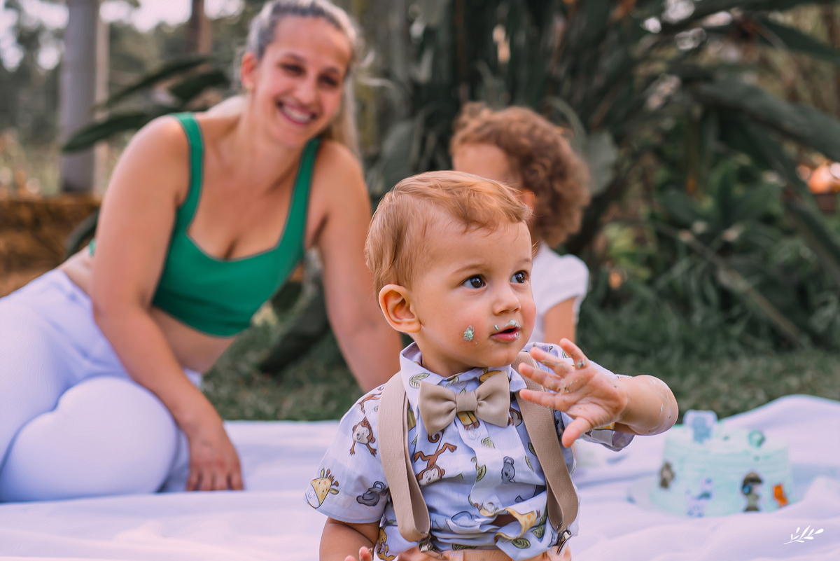 Ensaio infantil; ensaio em casa; ensaio criança; smash the cake; ensaio um ano; ensaio um aninho; festa na selva; ensaio de família.