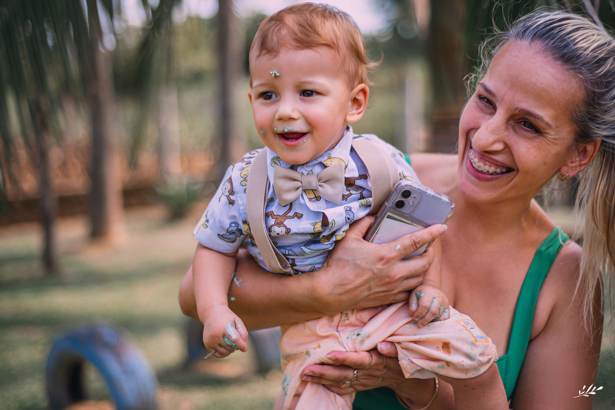 Ensaio infantil; ensaio em casa; ensaio criança; smash the cake; ensaio um ano; ensaio um aninho; festa na selva; ensaio de família.