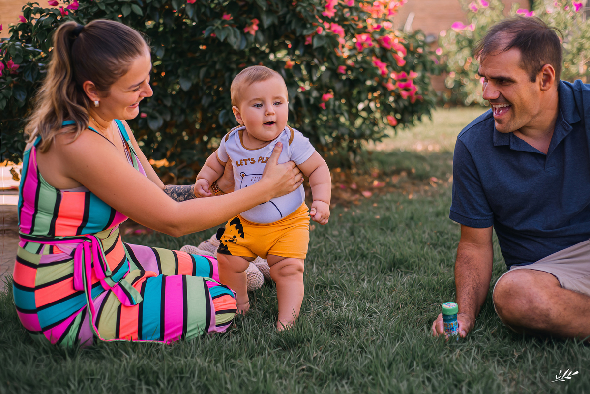 Ensaio bebê; ensaio infantil; ensaio em casa; ensaio na piscina; acompanhamento mensal do bebê; ensaio 8 meses.