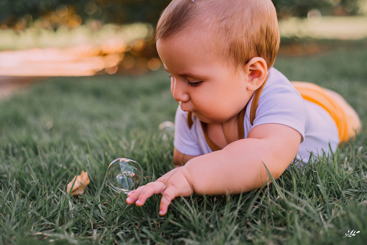 Ensaio bebê; ensaio infantil; ensaio em casa; ensaio na piscina; acompanhamento mensal do bebê; ensaio 8 meses.