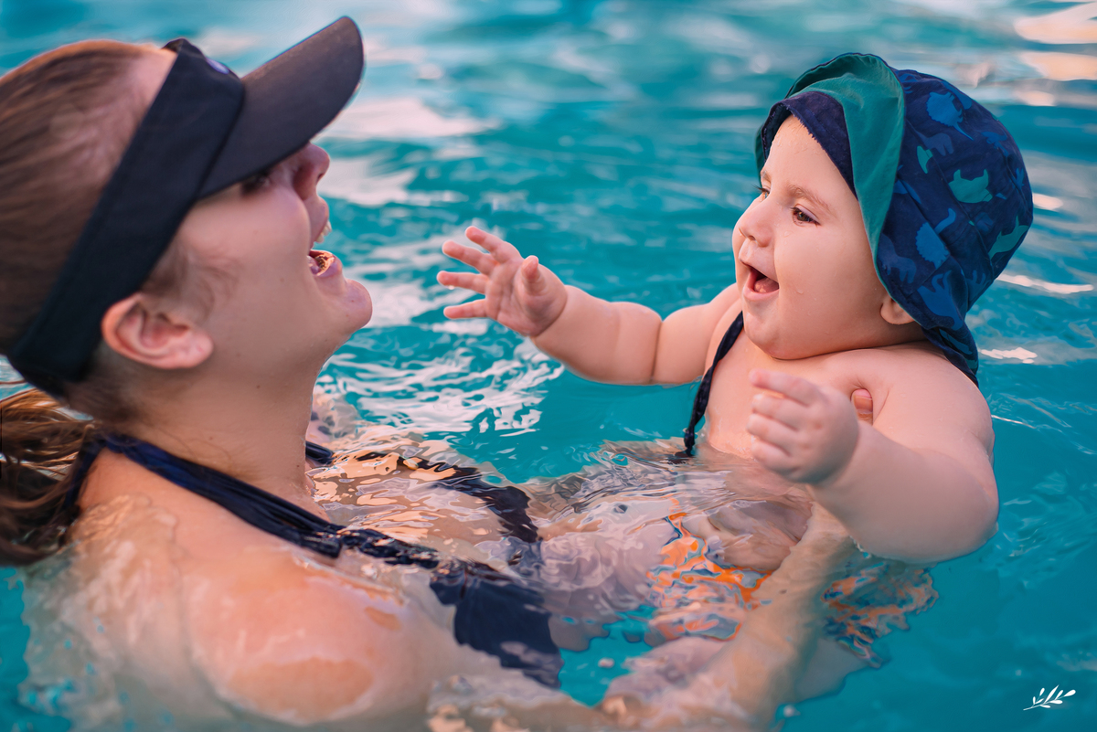 Ensaio bebê; ensaio infantil; ensaio em casa; ensaio na piscina; acompanhamento mensal do bebê; ensaio 8 meses.