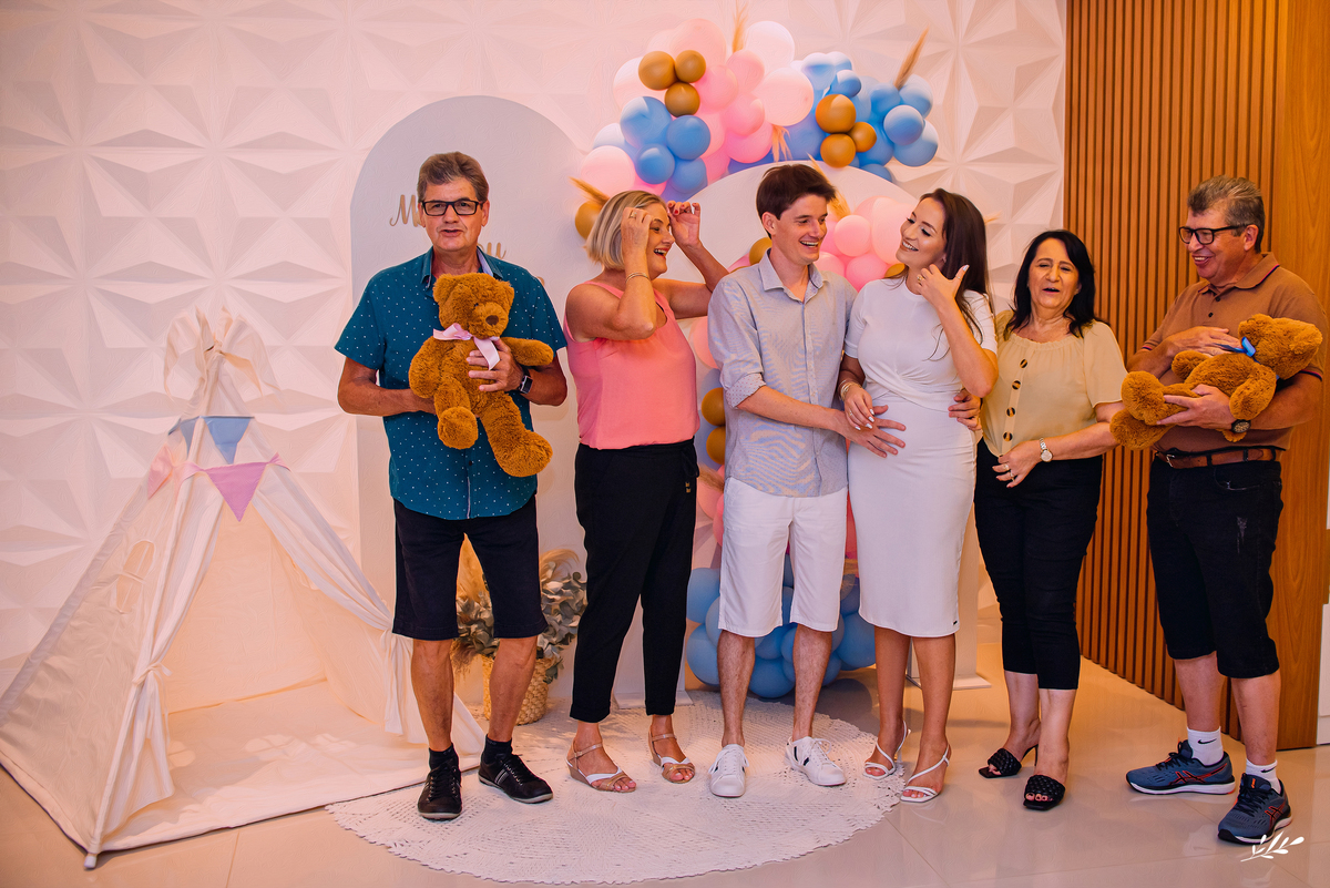 chá de revelação; revelação do bebê; chá do bebê.