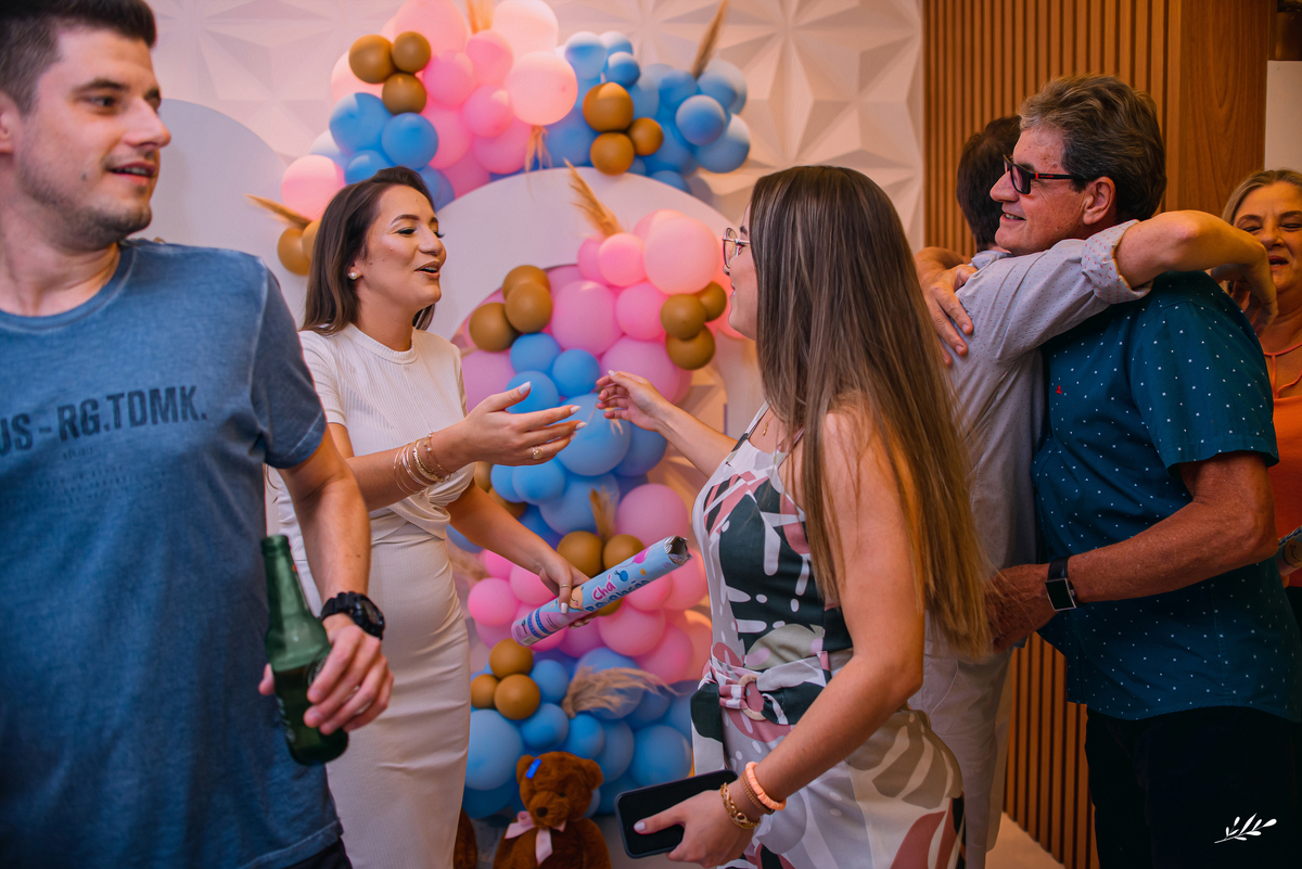 chá de revelação; revelação do bebê; chá do bebê.