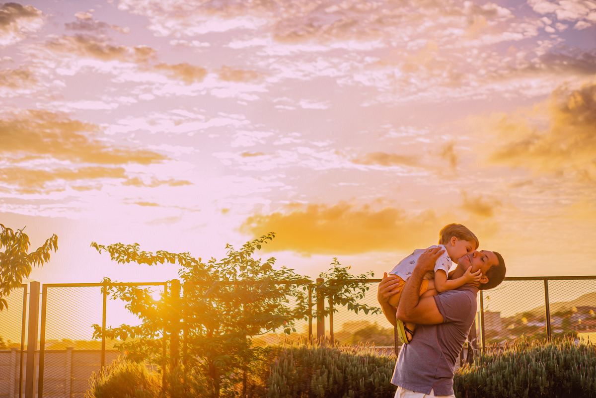ensaio de família; ensaio em casa; ensaio no jardim; ensaio em Dois Irmãos RS.