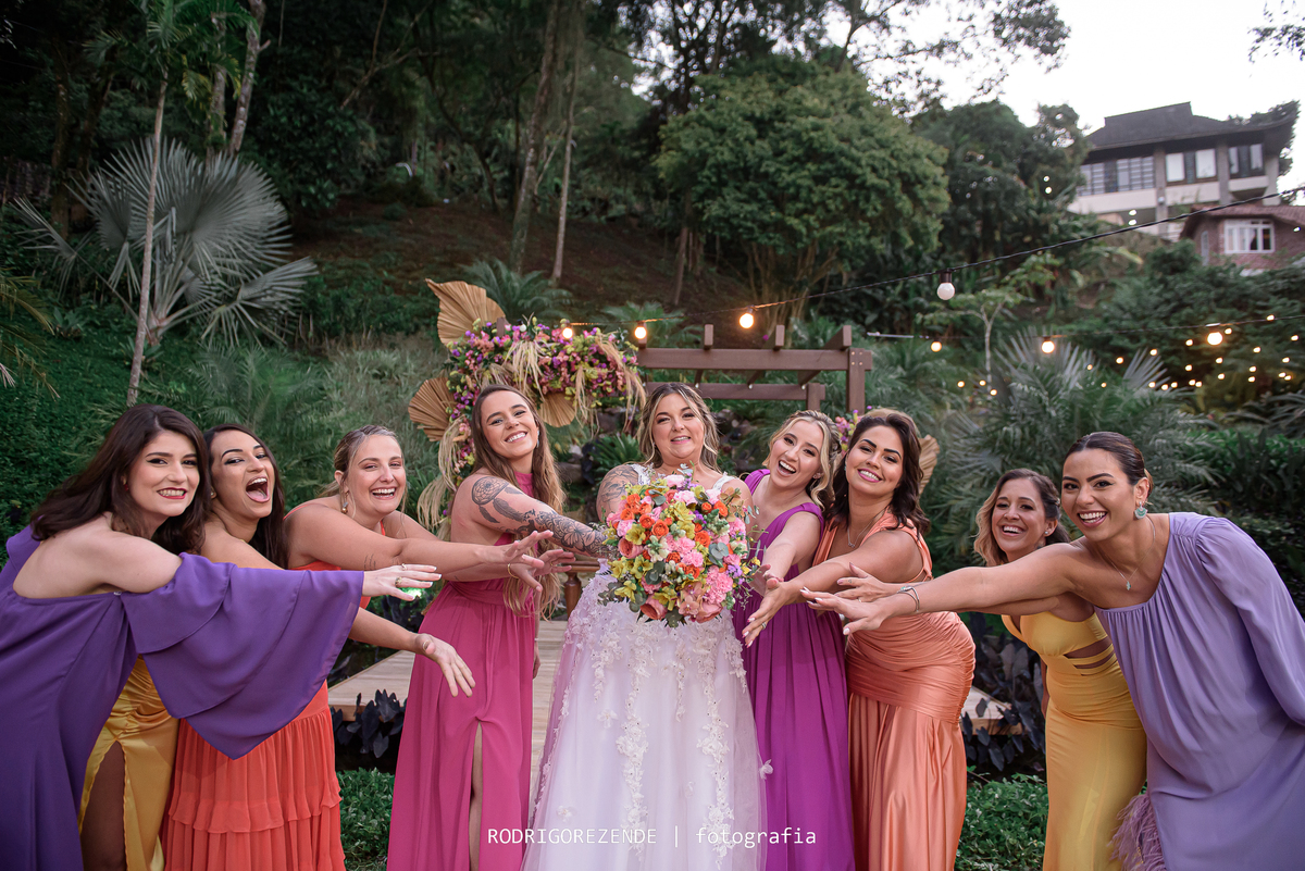 emoção , casa do alto, casamento, noiva, vestidos das madrinhas