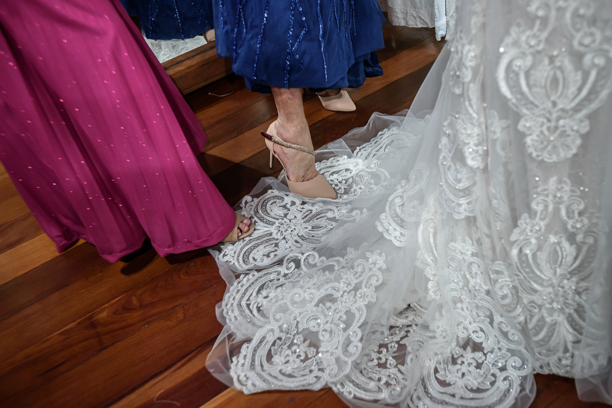 noiva, flores, vale dos sonhos, vestido de noiva, noiva, joias , família, mãe 