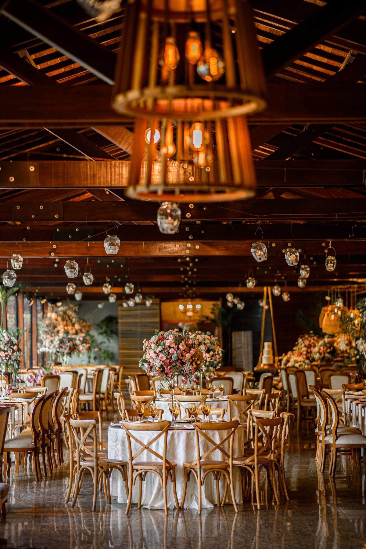 bolo de casamento, vale dos sonhos, casamento, decoração de casamento, flores, decoração em madeira 