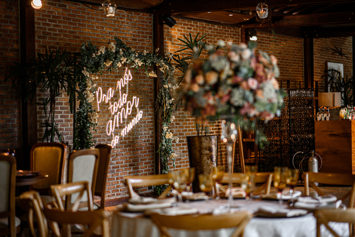bolo de casamento, vale dos sonhos, casamento, decoração de casamento, flores, decoração em madeira 