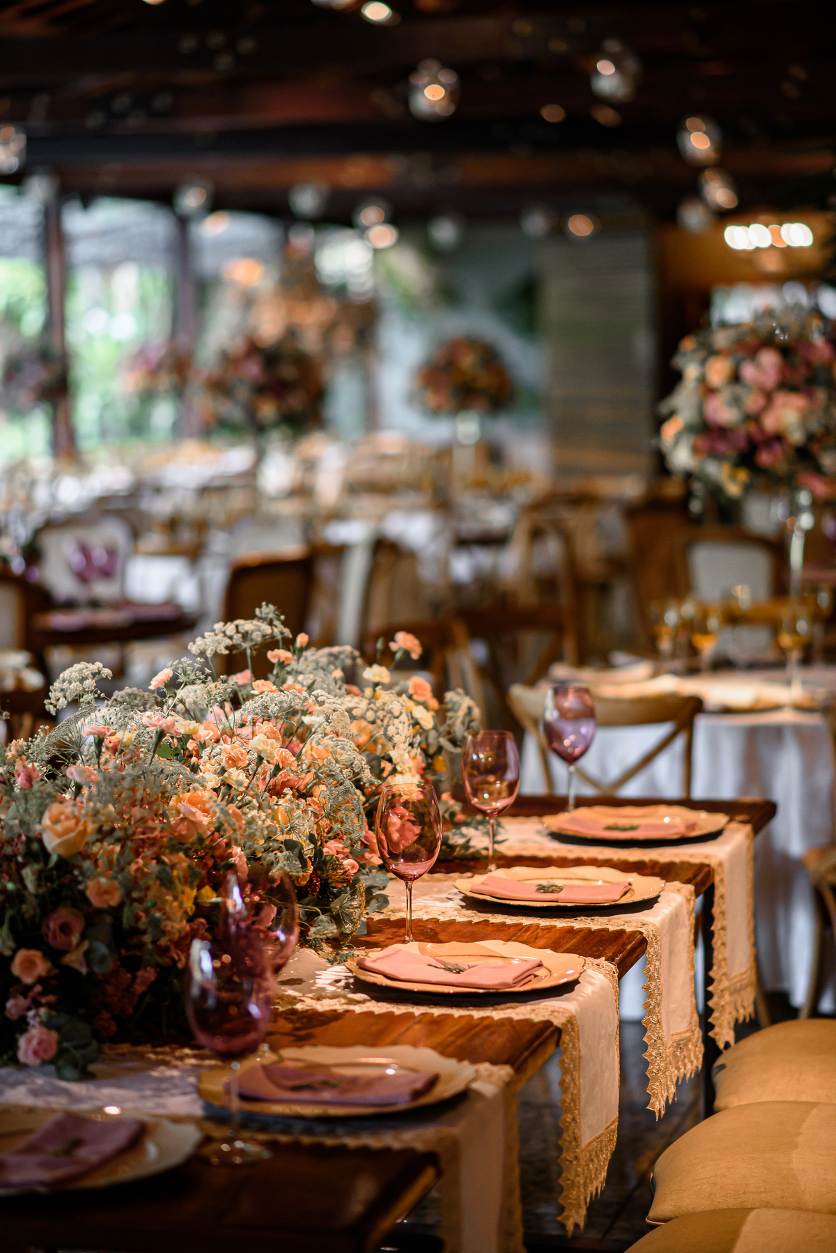 bolo de casamento, vale dos sonhos, casamento, decoração de casamento, flores, decoração em madeira 