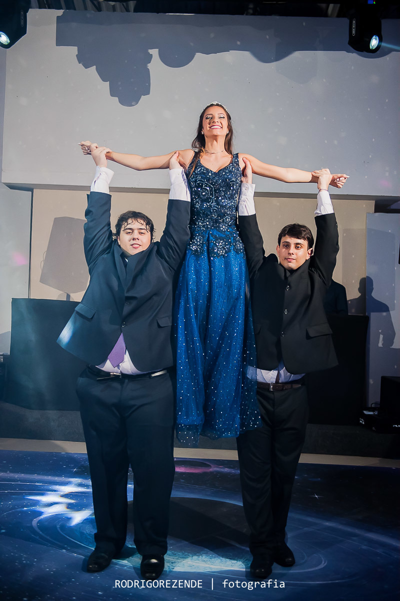 debutante, 15 anos, rodrigo rezende fotografia, pedra do alto, dança, pista de dança