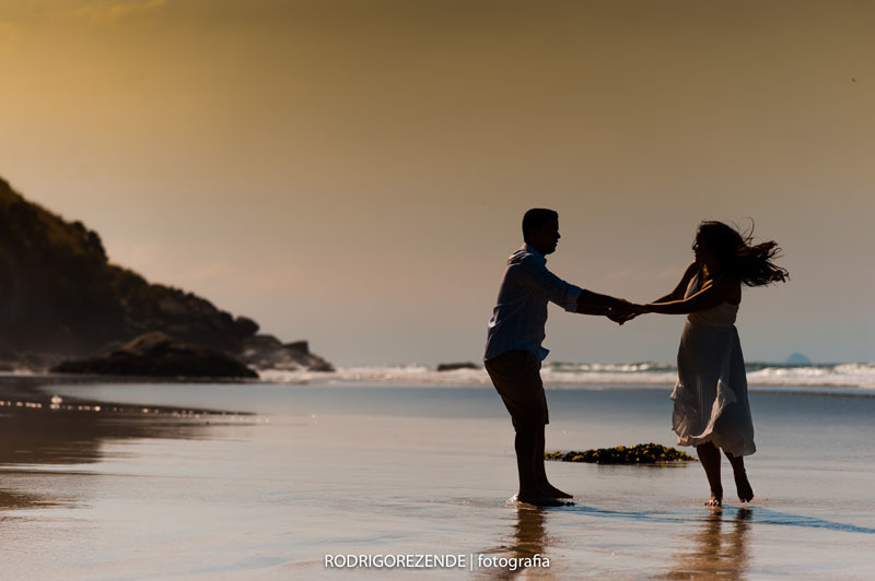 ensaio casal, pre wedding, grumari, praia do grumari, rodrigo rezende fotografia
