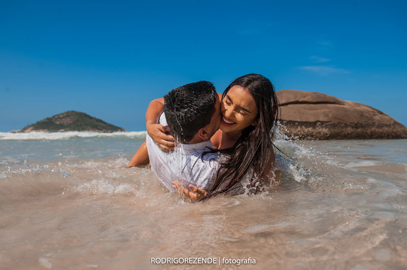 ensaio casal, pre wedding, grumari, praia do grumari, rodrigo rezende fotografia