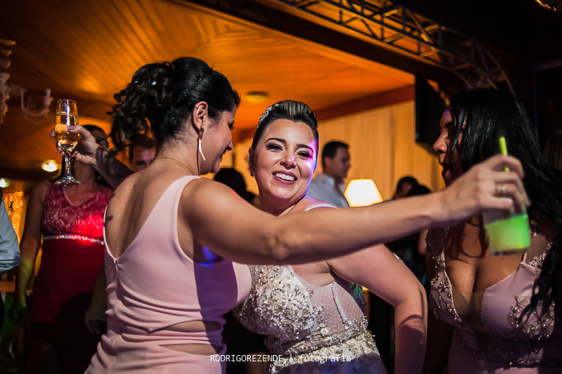 casamento, helena moraes festas, pista de dança, rodrigo rezende fotografia