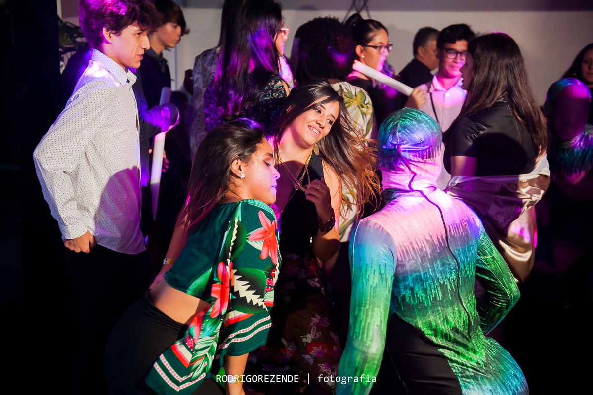 fotos debutante, 15 anos, ambelle casa de festas, pista de dança, rodrigo rezende fotografia
