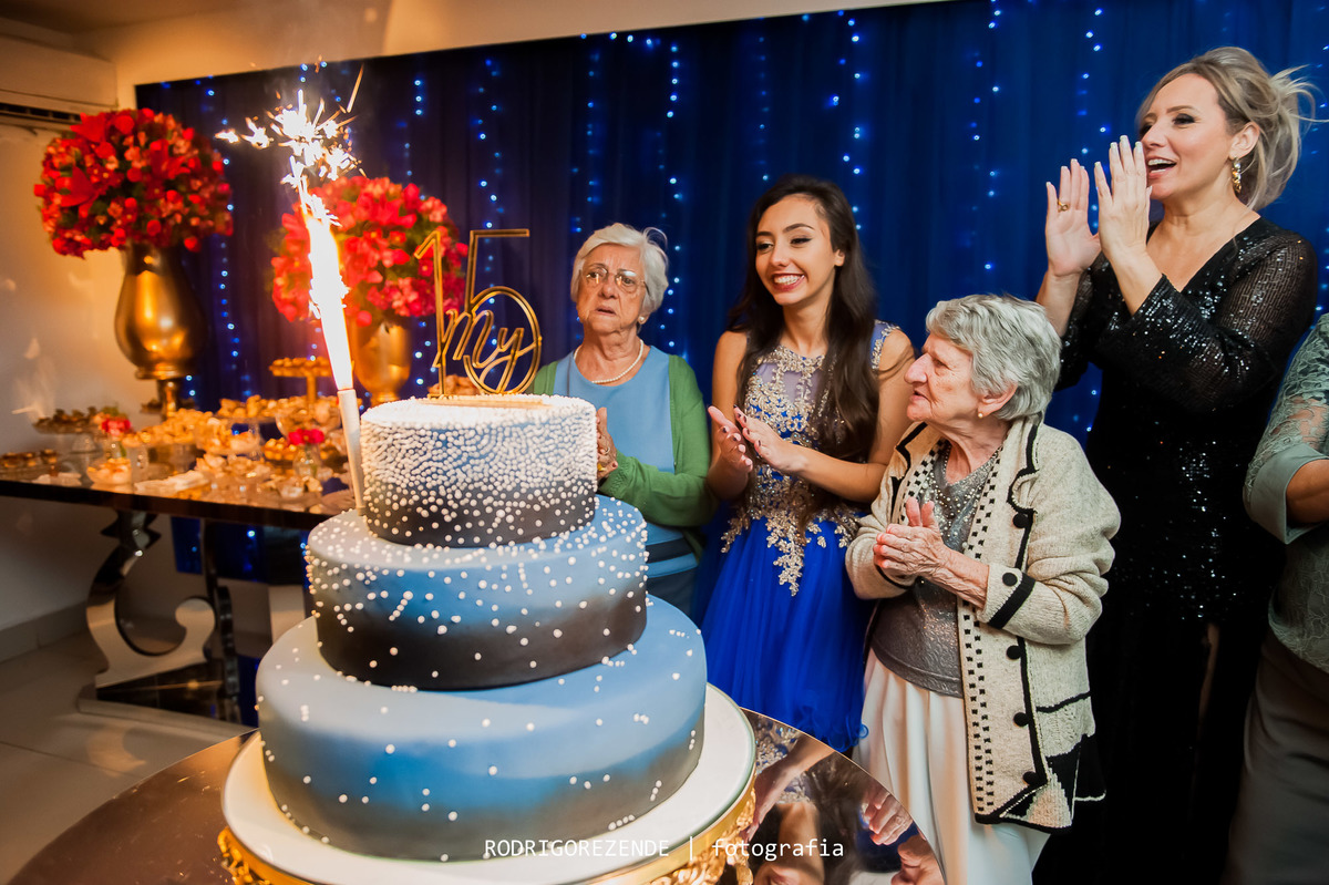 fotos debutante, 15 anos, ambelle casa de festas, parabéns, rodrigo rezende fotografia