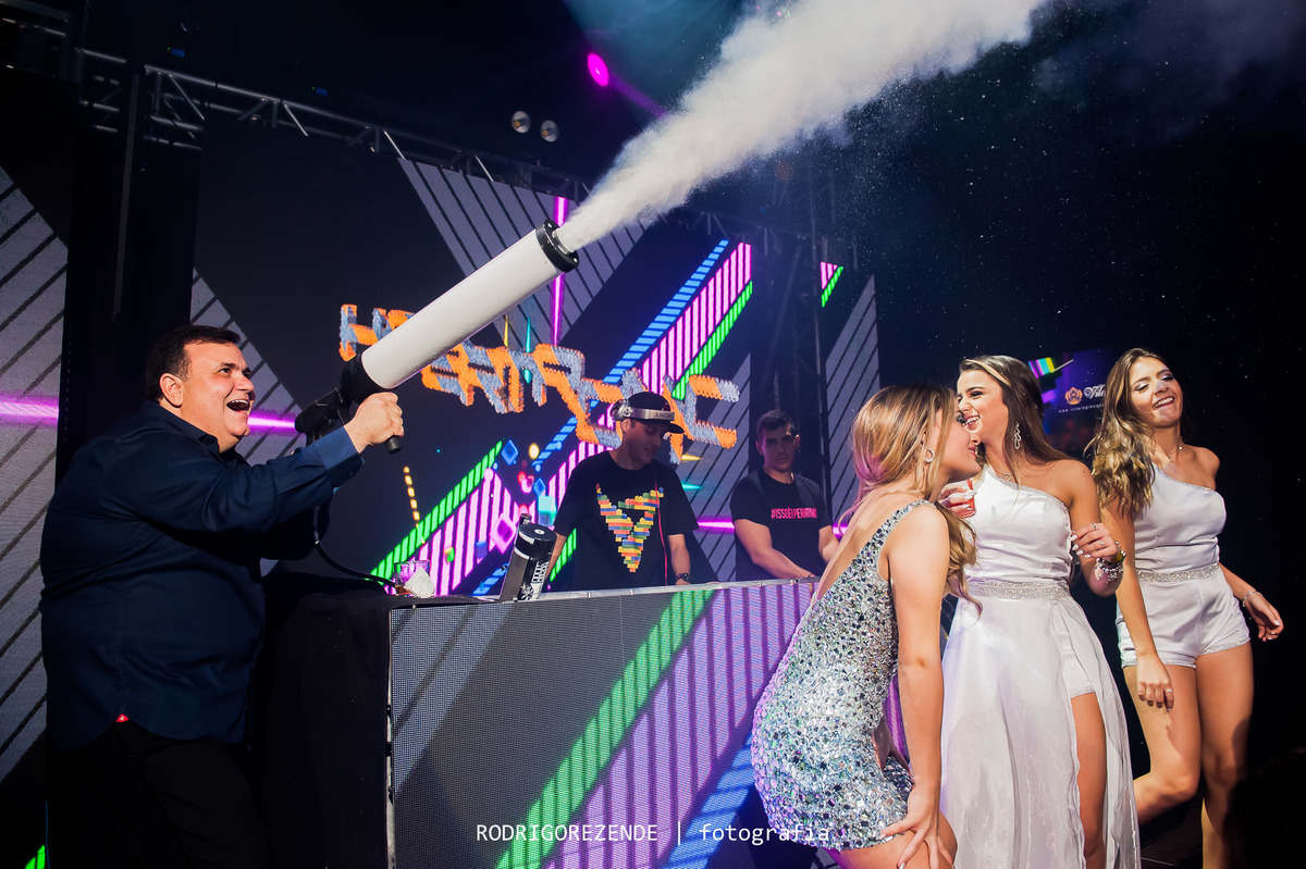 debutante, festa de 15 anos, vila inglesa, pista de dança, balada, hypertronic, rodrigo rezende fotografia